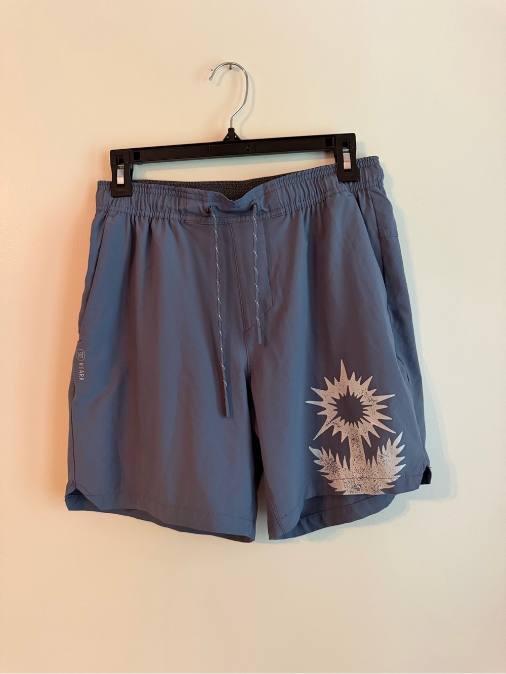 Roark Run Amok Serrano 7" Shorts Men's S Gray Snake Sun Graphic RS378